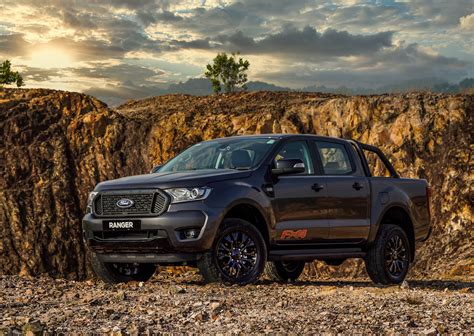 For ford is also unleashing upon us the ranger raptor, a fully tricked out monster complete with flared out fenders and major chassis. Ford Ranger FX4 On Sale In Malaysia Now - Automacha