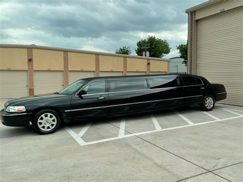 Used 2011 Lincoln Town Car Executive L for sale in Flower Mound, TX #WS
