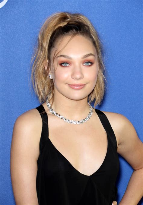 Maddie Ziegler 2020 Maddie Ziegler On The Set Of A Photoshoot February 2020 She Is An