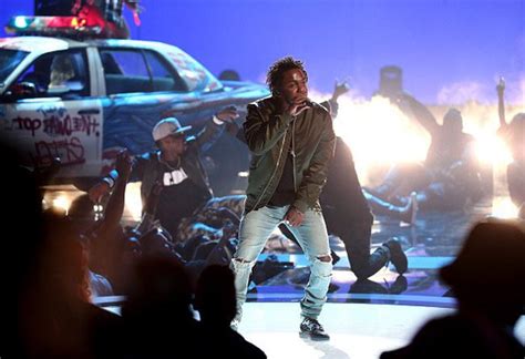 Kendrick Lamar Performs Alright At BET Awards