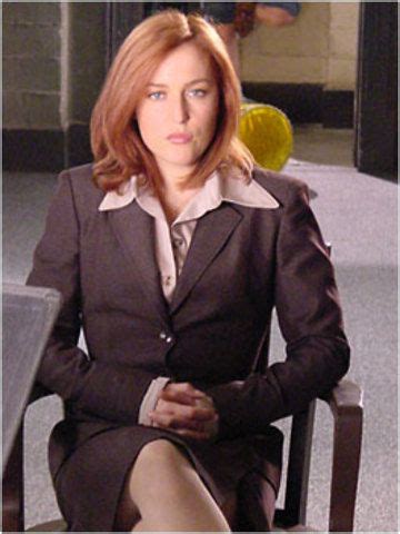Gillian Anderson As Dana Scully Oh The X Files With Images Gillian