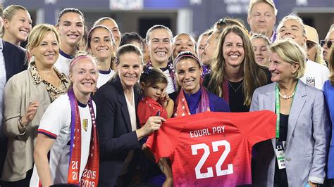Us National Soccer Signs Historic Equal Pay Agreement In Washington Dc