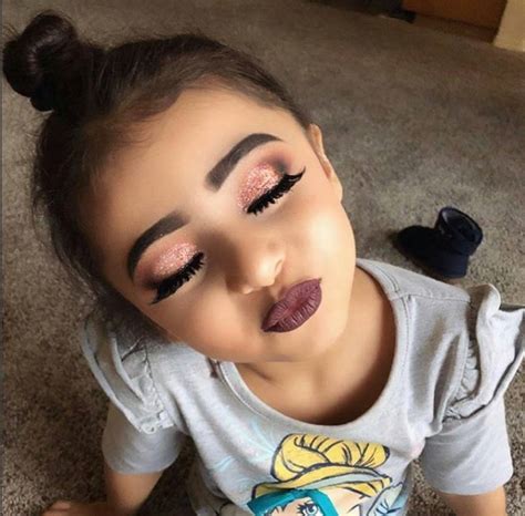 Checkout This Little Girl With A Face Full Of Heavy Makeup Miss