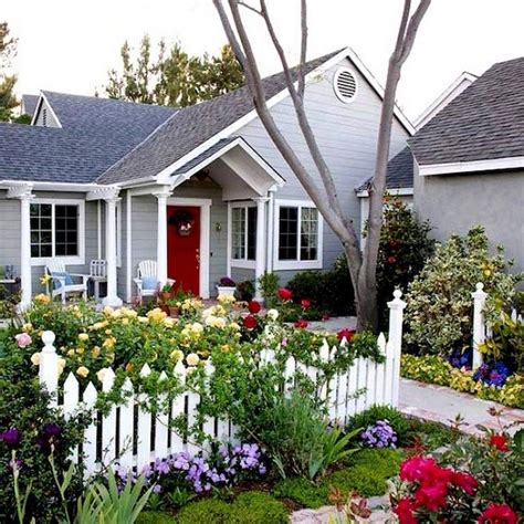 32 Perfect Front Yard Cottage Garden Ideas Searchomee Cottage Front