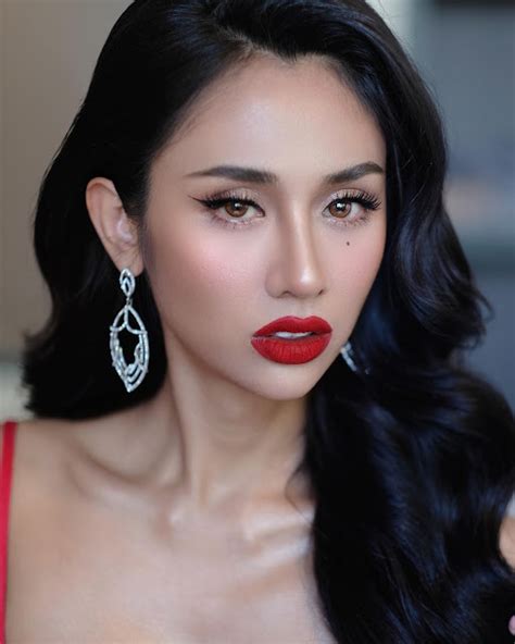 Qatrisha Zairyah Most Beautiful Singapore Transgender Makeup Face Beauty Model Tg Beauty