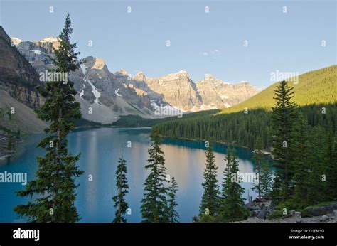Sunrise Moraine Lake Alberta Canada Stock Photo Alamy