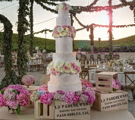 20 Ways To Decorate Your Wedding Cake With Fresh Flowers Cake Boss