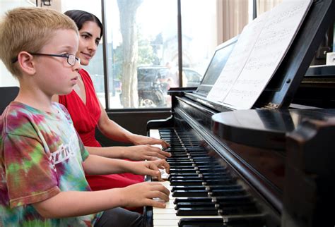 The 10 week group program gives children the opportunity to interact and share their love of music. Piano lessons Online and in Chicago in the south loop violin school classes teacher kids adults