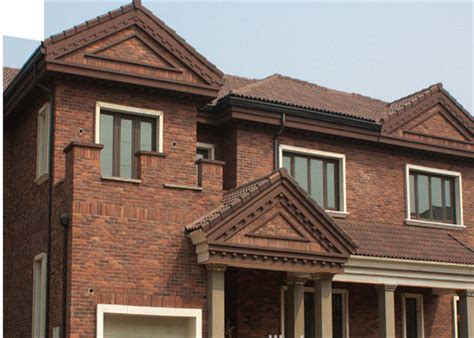 See more ideas about brick siding, house design, brick. Cubierta falsa al aire libre de la pared de ladrillo del ...