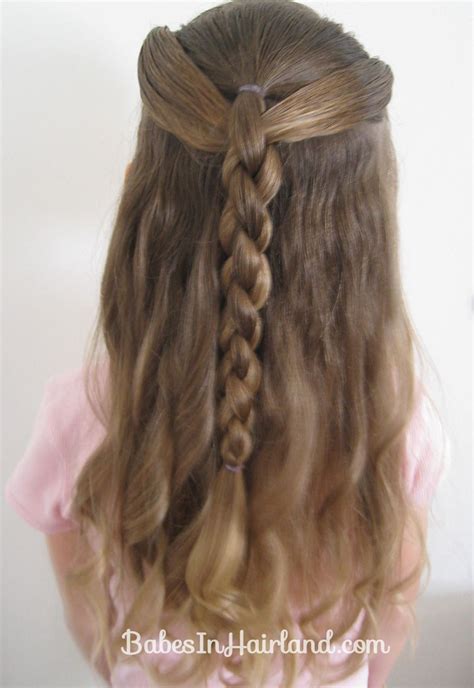 If you look at how to create a braid of 4 strands in stages, you will realize that there is nothing complicated in such a weaving. Ponies to a 4 Strand Braid - Babes In Hairland