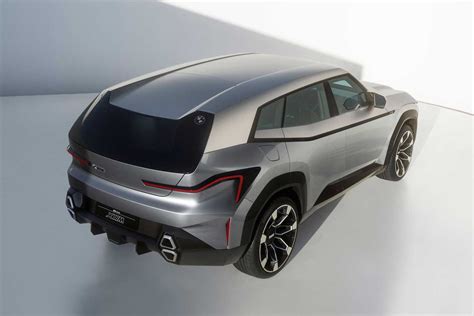 Bmw Concept Xm Previews High Performance Hybrid Suv