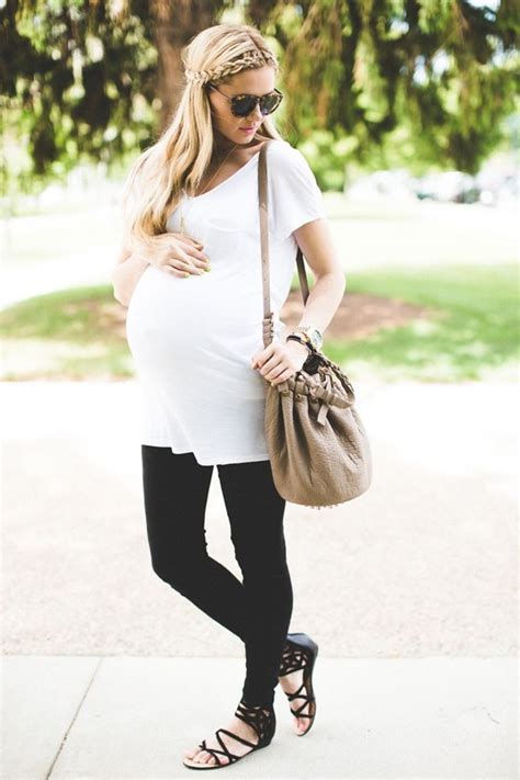 Stylish Outfit Ideas For Pregnant Women