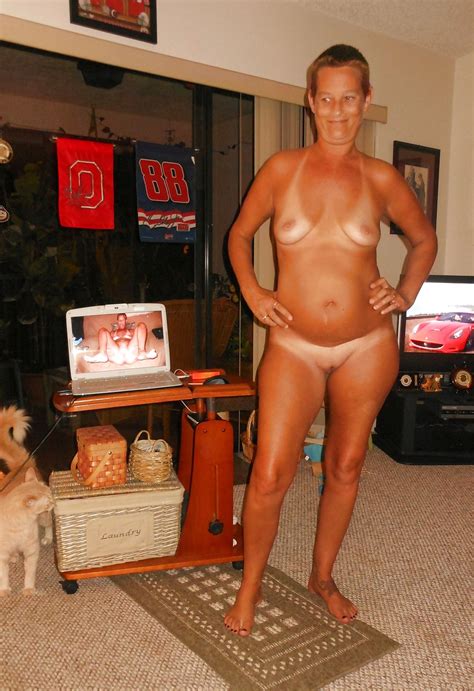 Esposa Desnuda Alrededor De La Casa Fotos Er Ticas Y Porno