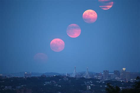 Supermoon Photos: Year's Biggest Full Moon Wows Stargazers Worldwide ...