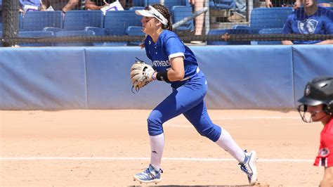 Briana Gonzalez Softball Eastern Illinois University Athletics