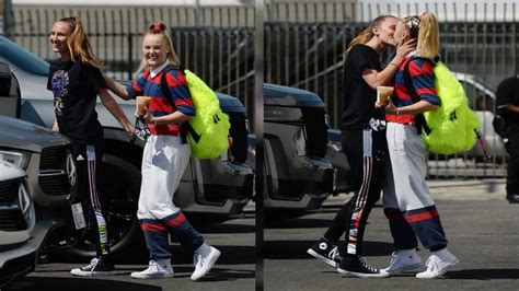 Jojo Siwa Kisses Girlfriend Kylie Prew As She Heads Into ‘dwts