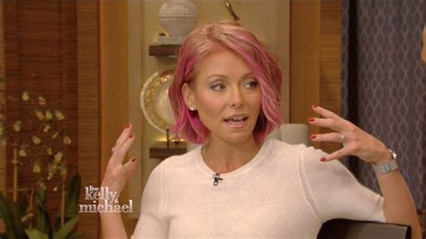 Kelly Ripa Debuts Pink Hair On ‘live With Kelly And Michael Kelly Ripa