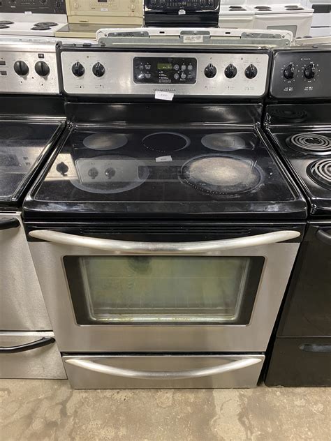 Used home appliance warehouse 16665 111 ave nw edmonton ab t5m 2s4. REFURBISHED Black 30" Flat Top Range - Appliance Warehouse ...