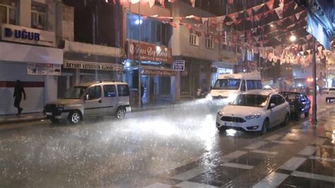 Böylece adetliyken oruç tutulur mu? Ceylanpınar'da sağanak yağış - Yeni Akit