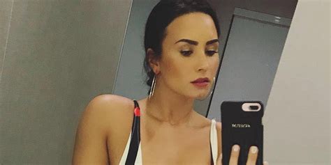 Demi Lovato Shows Off Her Toned Body In Hot Swimsuit Selfie See The