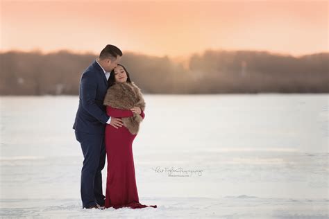 Winter Wonderland Maternity Lake Orion Mi Maternity Photographer
