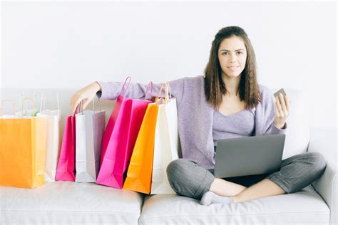 6 Reasons Why Shopping Online Is Better Than In Store