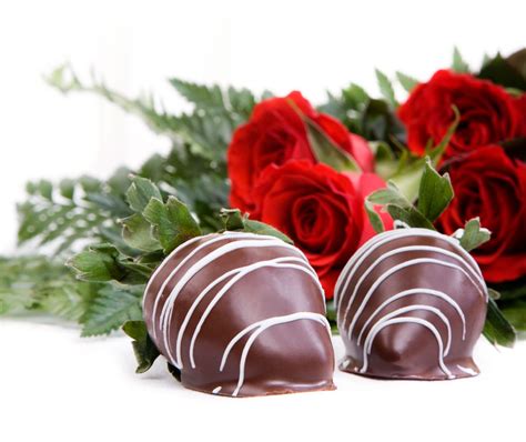 Celebrate Valentines Day With Chocolate Dipped Strawberries