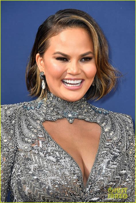 Chrissy Teigen Fires Back At Troll Who Asks If Shes Pregnant Again At The Emmys 2018 Photo