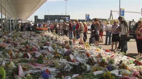 Defence lawyers push for fresh investigation. Flight MH17: Victims' bodies flown to the Netherlands ...