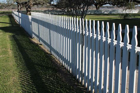 How To Build An Old Fashioned Picket Fence That Will Last For Generations