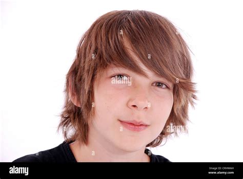 Junge Im Porträt 12 Jahre Alt Stockfotografie Alamy