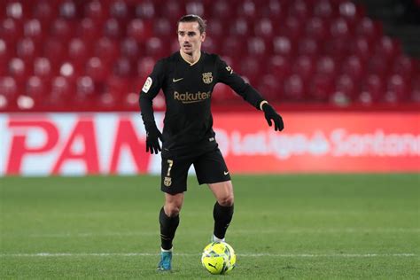 The psg forward wonderfully collected a ball from antoine griezmann and flicked into the path of karim benzema, but the returning striker somehow managed to skew wide. Griezmann: "Jött De Jong, mint Pippo Inzaghi, és ...