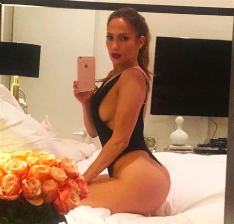 Jeniffer López se desnuda para Instagram JaqueMateAteos