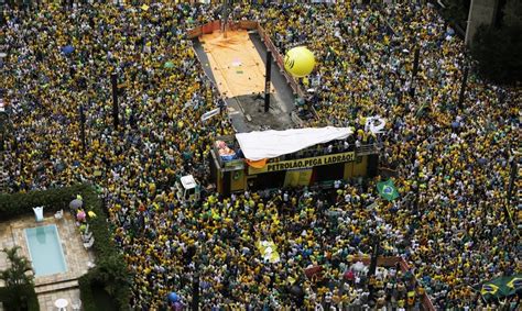Over Million Brazilians Protest Rousseff Economy Corruption Moneyweb