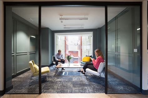 A Look Inside Landmarks Modern London Workspace Officelovin