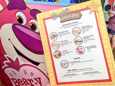 review breakfast lunch and dinner at woody s lunch box in toy story land blog mickey