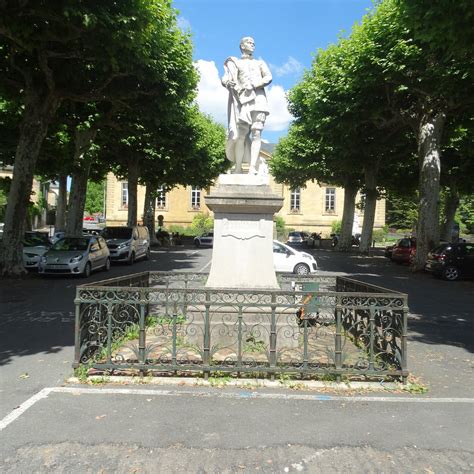 Statue Detienne De La Boetie Sarlat La Canéda All You Need To Know