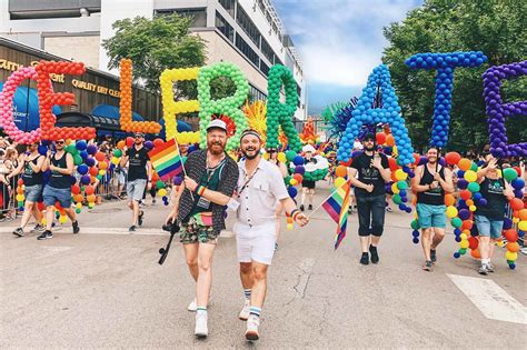 gay chicago city guide chicago pride and gay neighborhoods