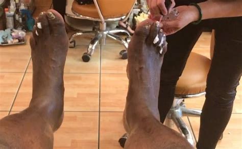 Shaqs Big Ugly Feet Got A Pedicure Complete With Metallic Nail