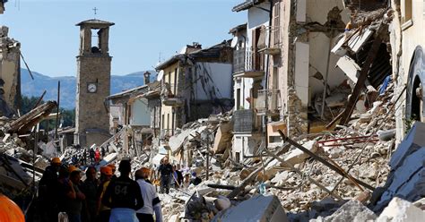 Italy Earthquake Army Mobilized Dozens Buried In Amatrice