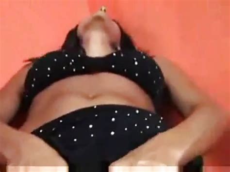 Indische Sexbombe zeigt ihren tollen Körper her Drpornofilme com