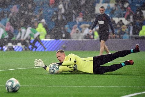 Youri djorkaeff , sur wikimedia commons bibliographie  modifier le code youri djorkaeff et arnaud ramsay , snake , paris, grasset , 2006 , 276 p. FC Barcelone : Marc-André ter Stegen vers un contrat inédit