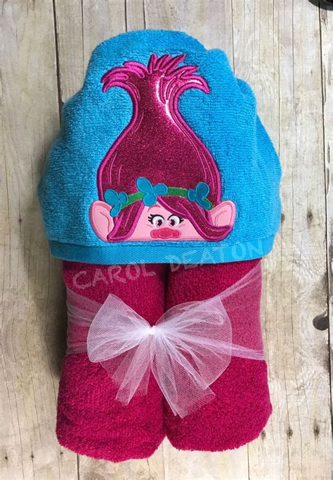 Yoda towel, hooded bath towel, child gift, baby gift, geeky this is a brand new light brown bath towel that i have custom made into a hooded towel for children (only one size). Trolls💜 Hooded Bath Towel | Hooded bath towels, Hooded ...