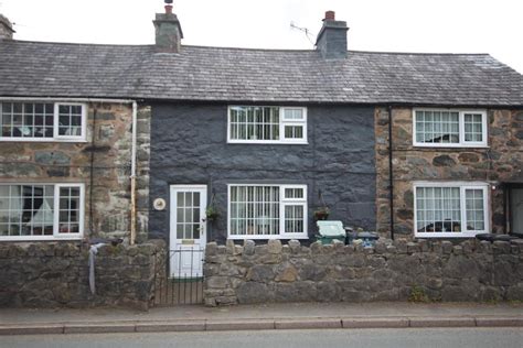 Tal Y Bont Conwy 2 Bed Cottage For Sale £179500