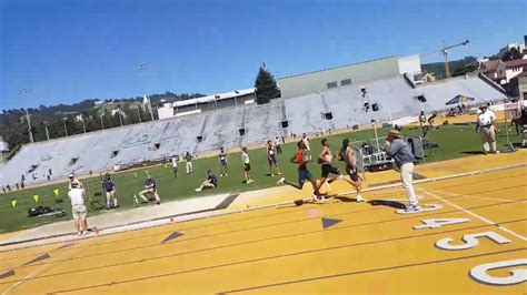 Korir managed to extricate himself from a peloton still grouped 100m from the line in a very tight finish. Emmanuel Korir 1:43.73 Negative Split 800m at Cal - YouTube