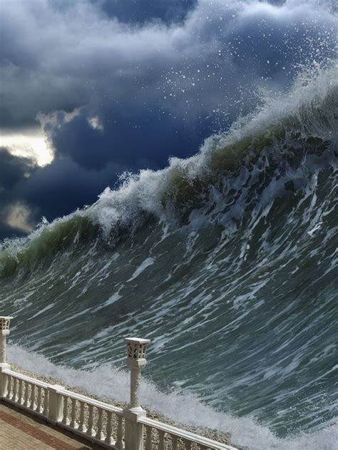 Tsunami alerts for alaska coastline canceled following huge quake of magnitude 8.2 on alaska peninsula. How big was the biggest tsunami ever? | Tsunami waves ...