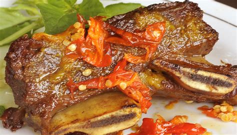 Fimela.com, jakarta makan lauk yang digoreng lengkap dengan sambal penyet pasti sangat menggugah selera. iGa Bakar Mas Giri