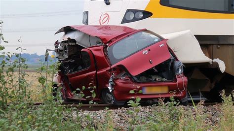 Automobilist Overleden Na Botsing Met Trein In Groningse Scheemda Hot