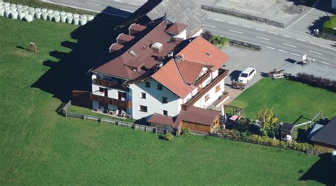 Haus renate aparthotel kaunertal is located next door to martinskapelle and features laundry, concierge service and shopping service for guests' convenience. CORONA Informationen