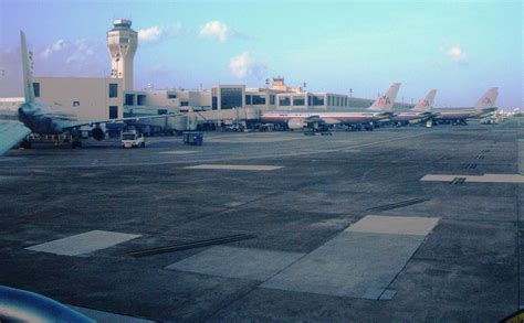 Find information about airports near san juan (puerto rico). AA American Airlines @ SJU San Juan Airport | 300V ...